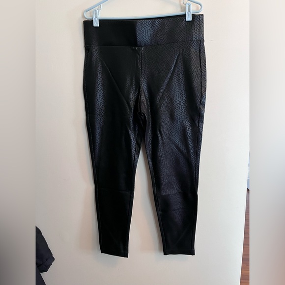 Faux leather pants - Picture 1 of 5